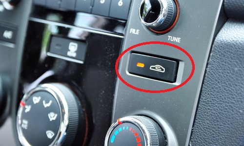 Tips for stopping moisture inside a car in winter