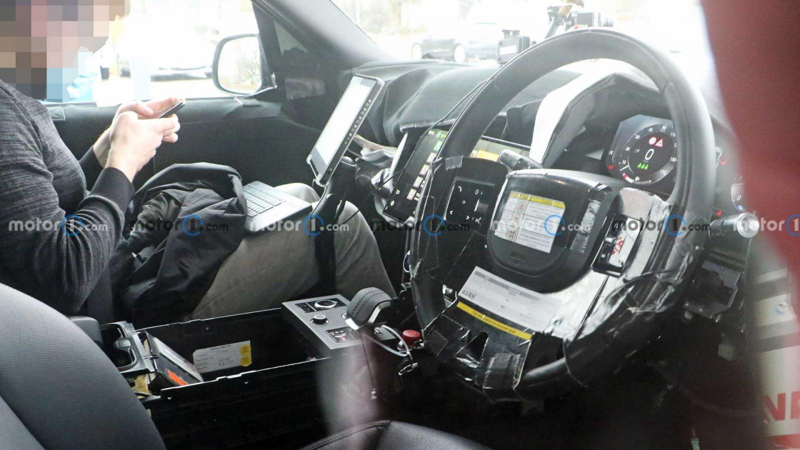 Land Rover Range Rover 2022 hứa hẹn tích hợp công nghệ tối tân.