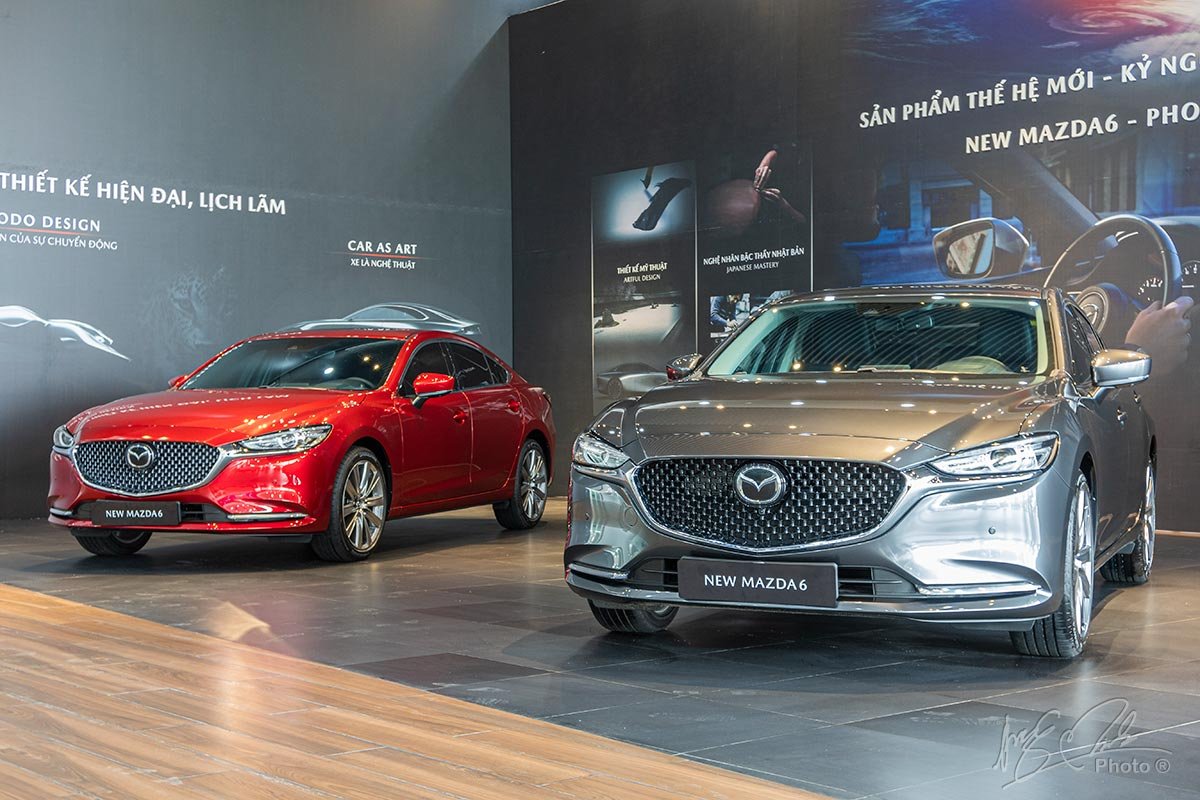 Tặng tiền mặt cho cả Mazda 6 bản cũ và mới.