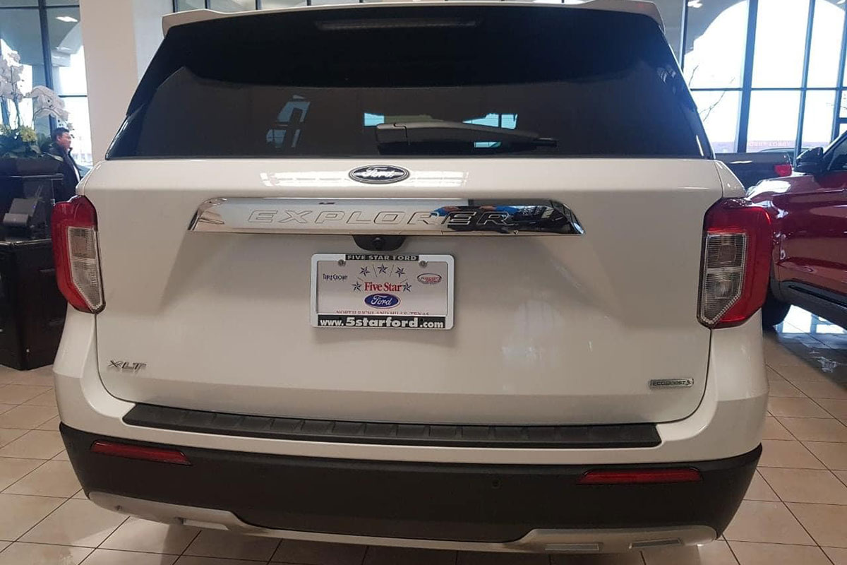 Thiết kế đuôi xe Ford Explorer 2021 1