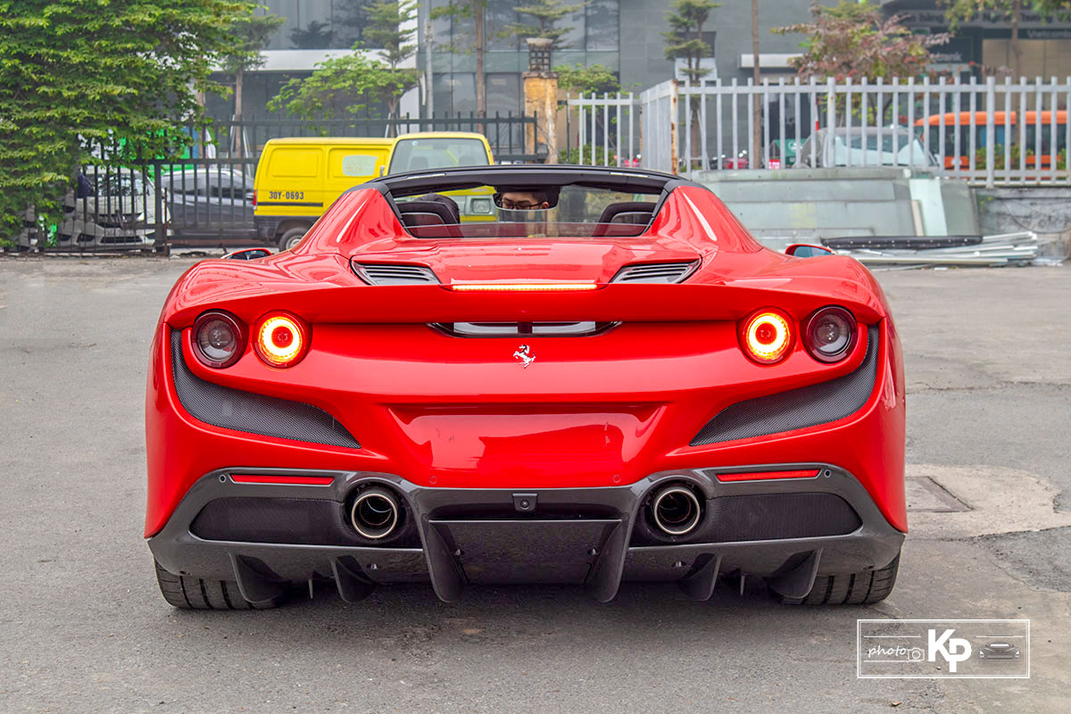 Ảnh Đuôi xe Ferrari F8 Spider 2021