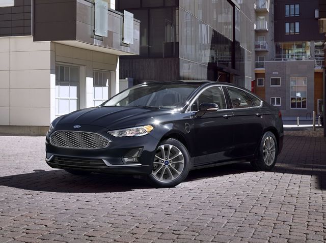 Ford Fusion 2020.