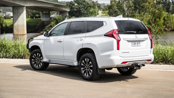 Mitsubishi Pajero Sport 2021 loại bỏ tùy chọn biến thể GLS 5 chỗ.