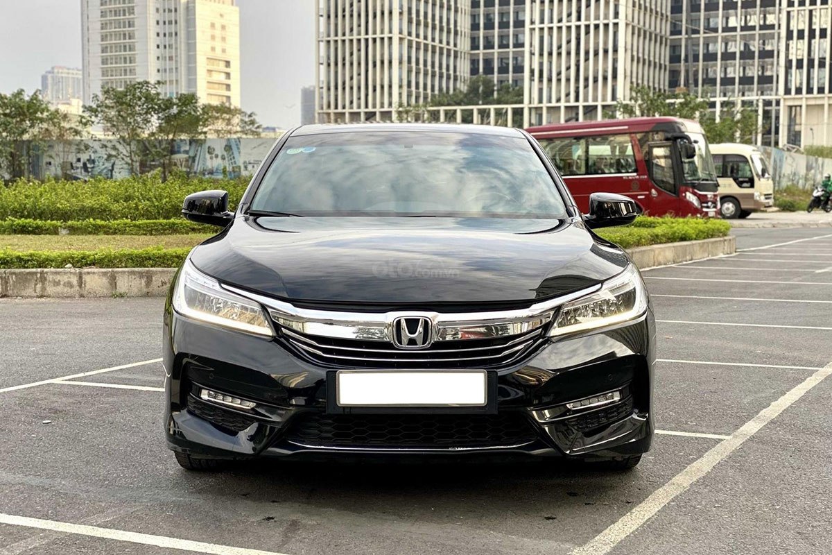 Thiết kế đầu xe Honda Accord 2017 1