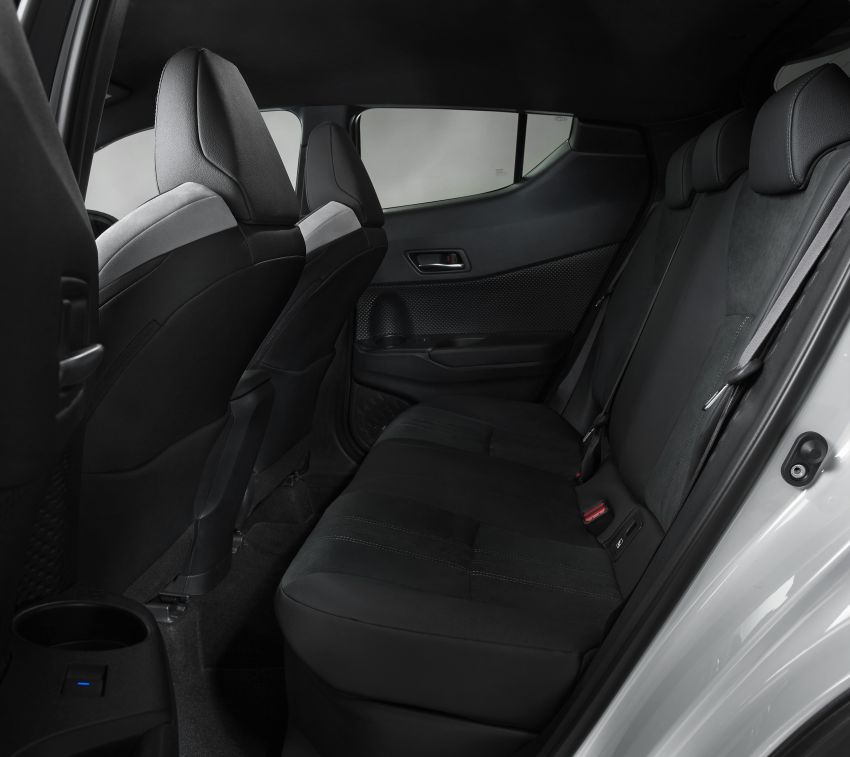 Toyota C-HR GR Sport 2021 đảm bảo độ an toàn cùng trải nghiệm người dùng tuyệt đỉnh.