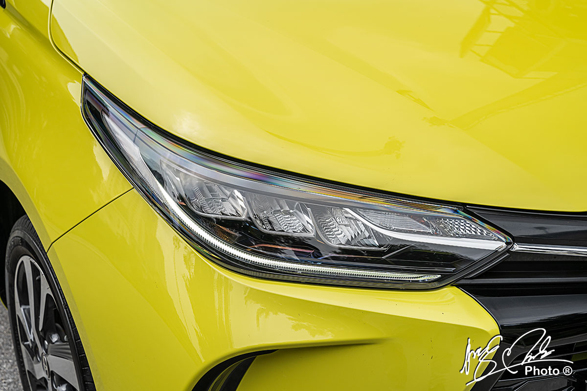 Cụm đèn chiếu sáng hoàn toàn bằng công nghệ LED của Toyota Yaris 2021.