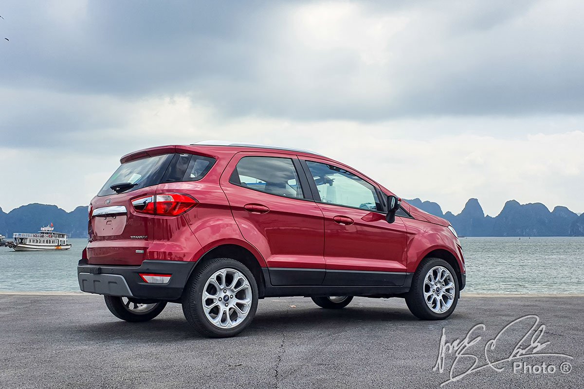 Ford Ecosport 2021 bỏ ốp lốp dự phòng phía sau 1