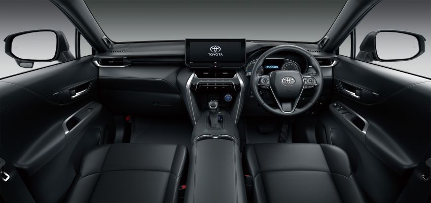 Toyota Harrier 2021 toát lên vẻ thượng đỉnh từ cái nhìn đầu tiên.
