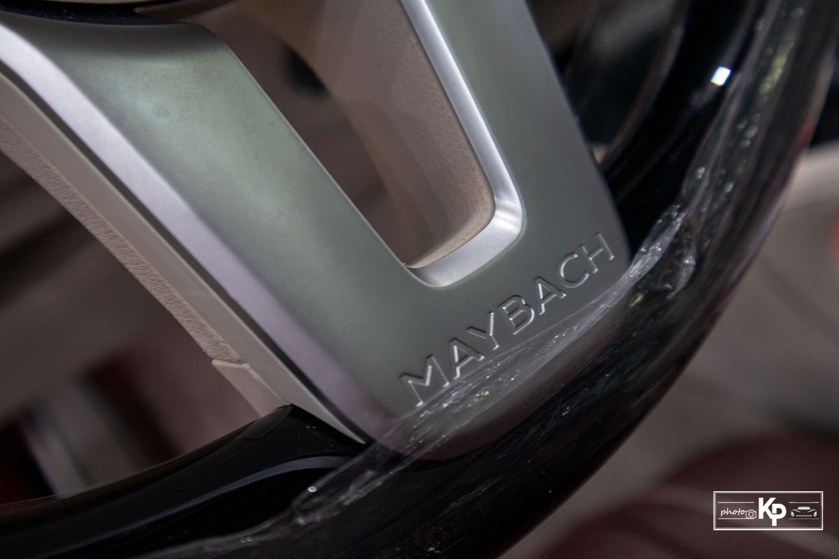 Ảnh Logo Maybach xe Mercedes-Maybach GLS 600 2021 