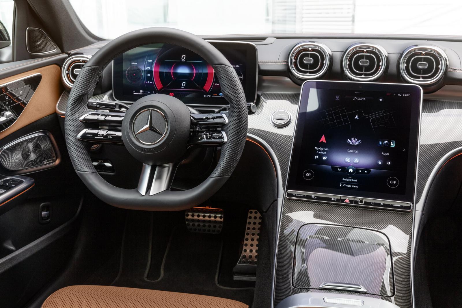 Mercedes-Benz C-Class 2022 trang bị công nghệ phục vụ người lái tối tân.