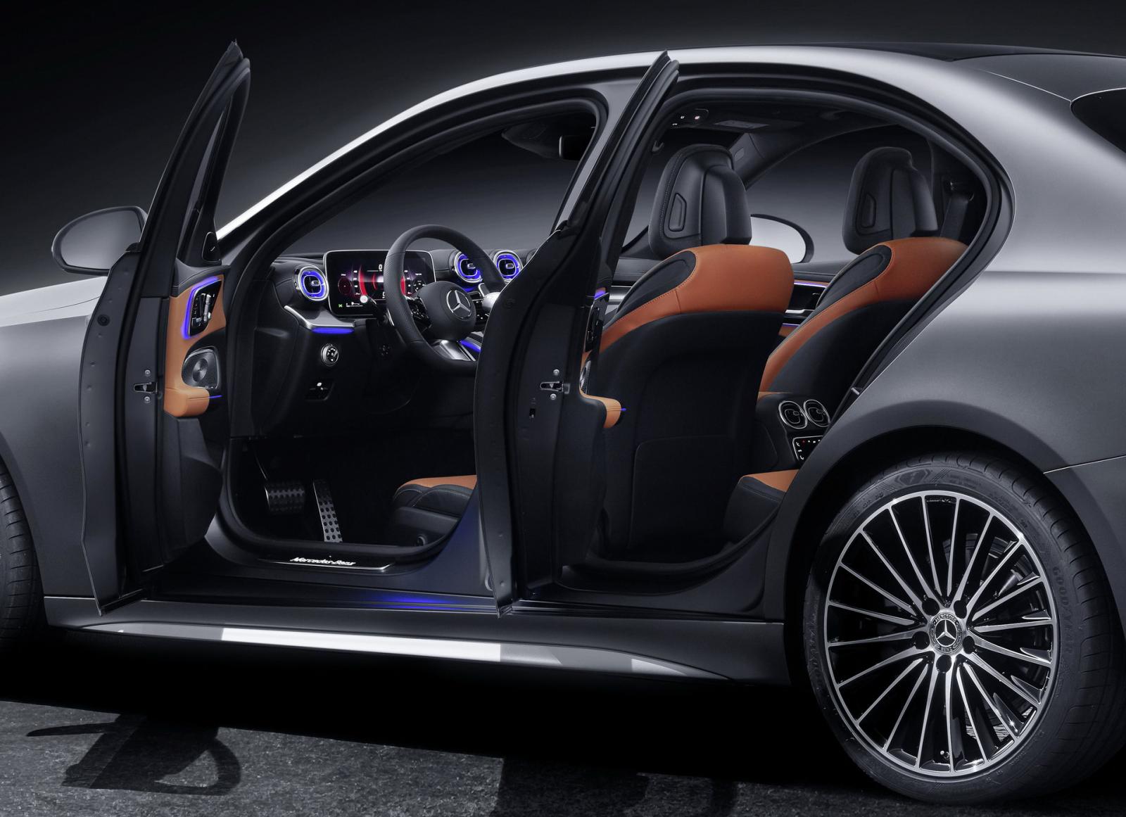 Mercedes-Benz C-Class 2022 cải tiến toàn diện về mặt kích cỡ và không gian.