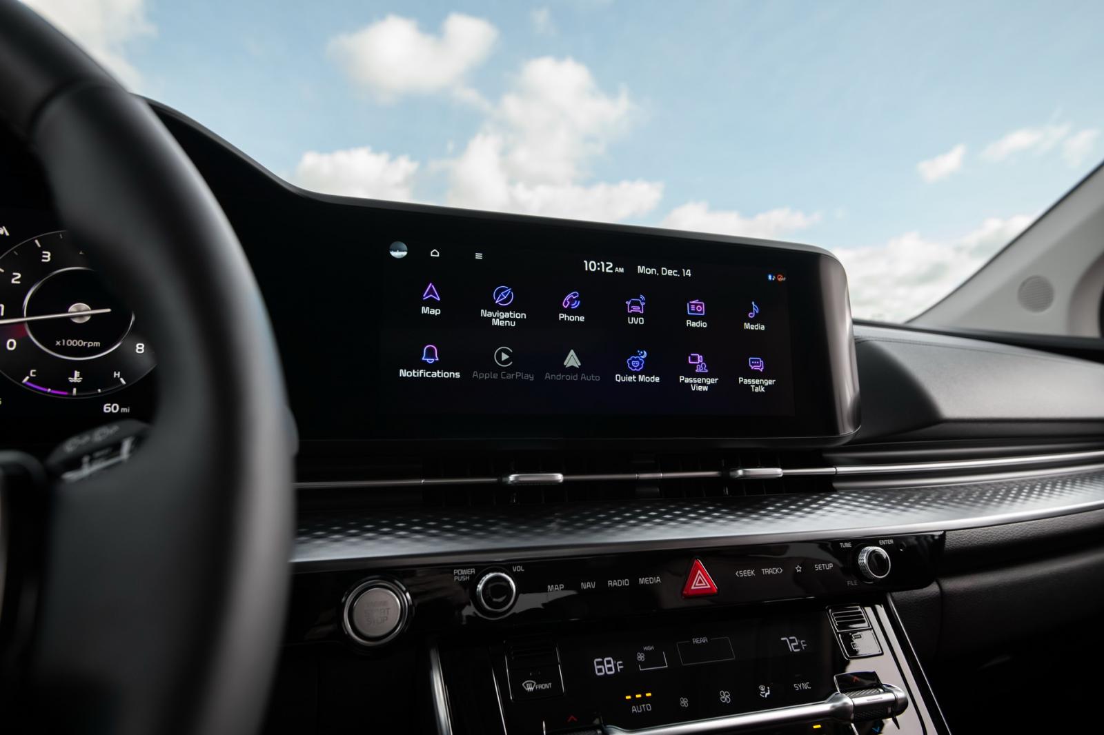 Màn hình cảm ứng 12,3 inch trên xe Kia Sedona 2021 1