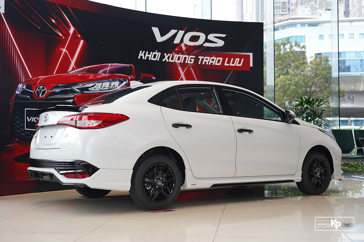 Cận cảnh Toyota Vios GR-S 2021, có gì để đấu Honda City RS? Gia-xe-toyota-vios-gr-s-2021-oto-om-vn-43-44ad