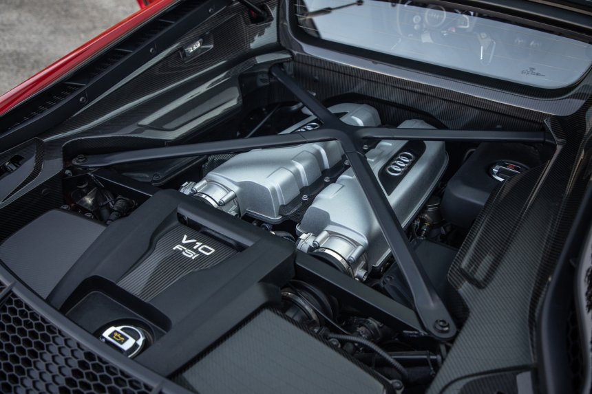 Audi R8 V10 Plus 2021 hứa hẹn mang đến trải nghiệm lái tuyệt đỉnh.