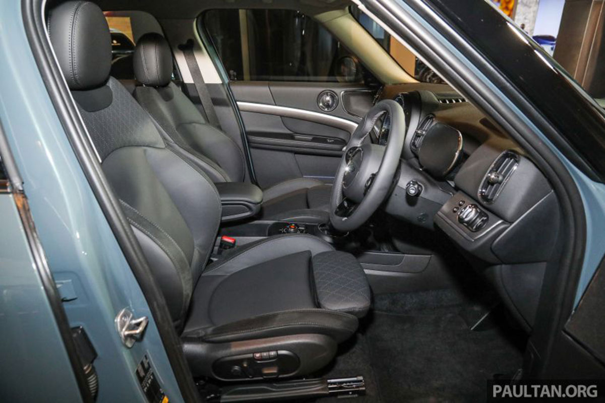Không gian hàng ghế trước trên xe MINI Countryman 2021 1