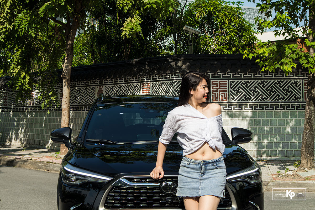 Nữ 9X Hà Thành đánh giá xe Toyota Corolla Cross a7
