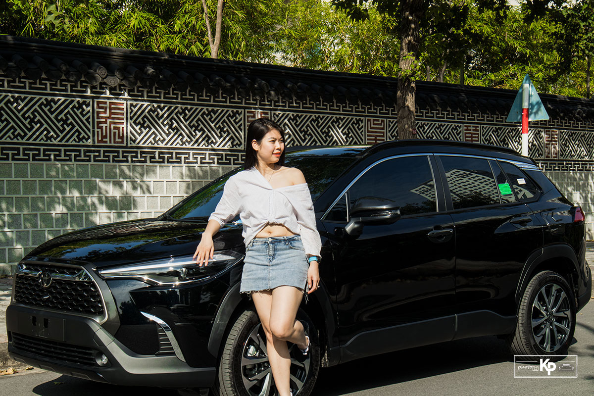 Nữ 9X Hà Thành đánh giá xe Toyota Corolla Cross a8