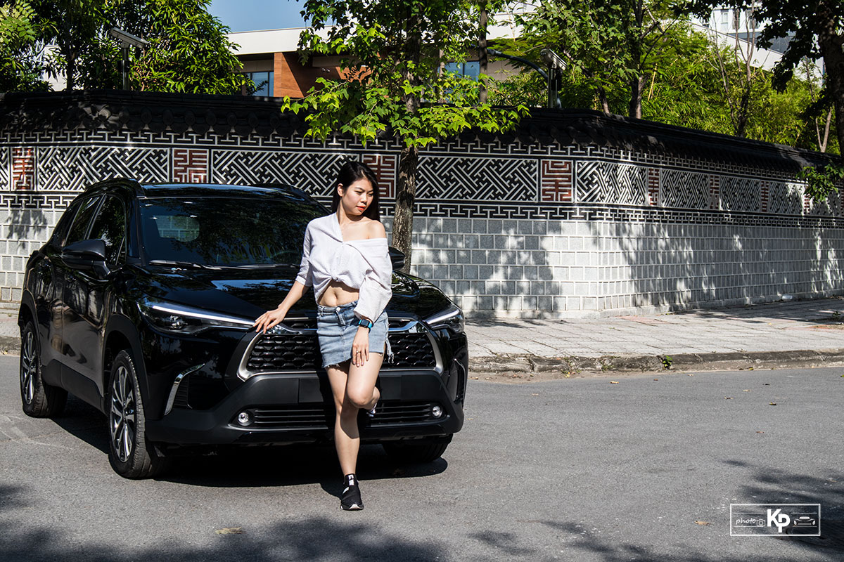 Nữ 9X Hà Thành đánh giá xe Toyota Corolla Cross a9