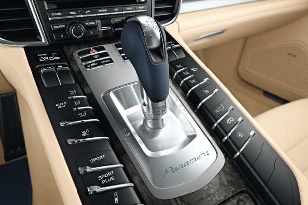 Hộp số DCT xuất hiện phổ biến trên các siêu xe.