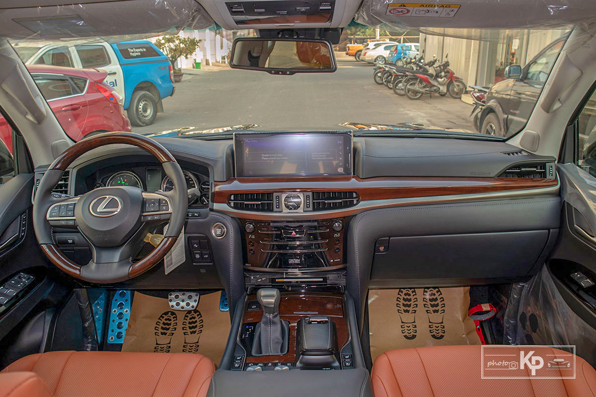Ảnh Khoang lái xe Lexus LX570 Super Sport 2021