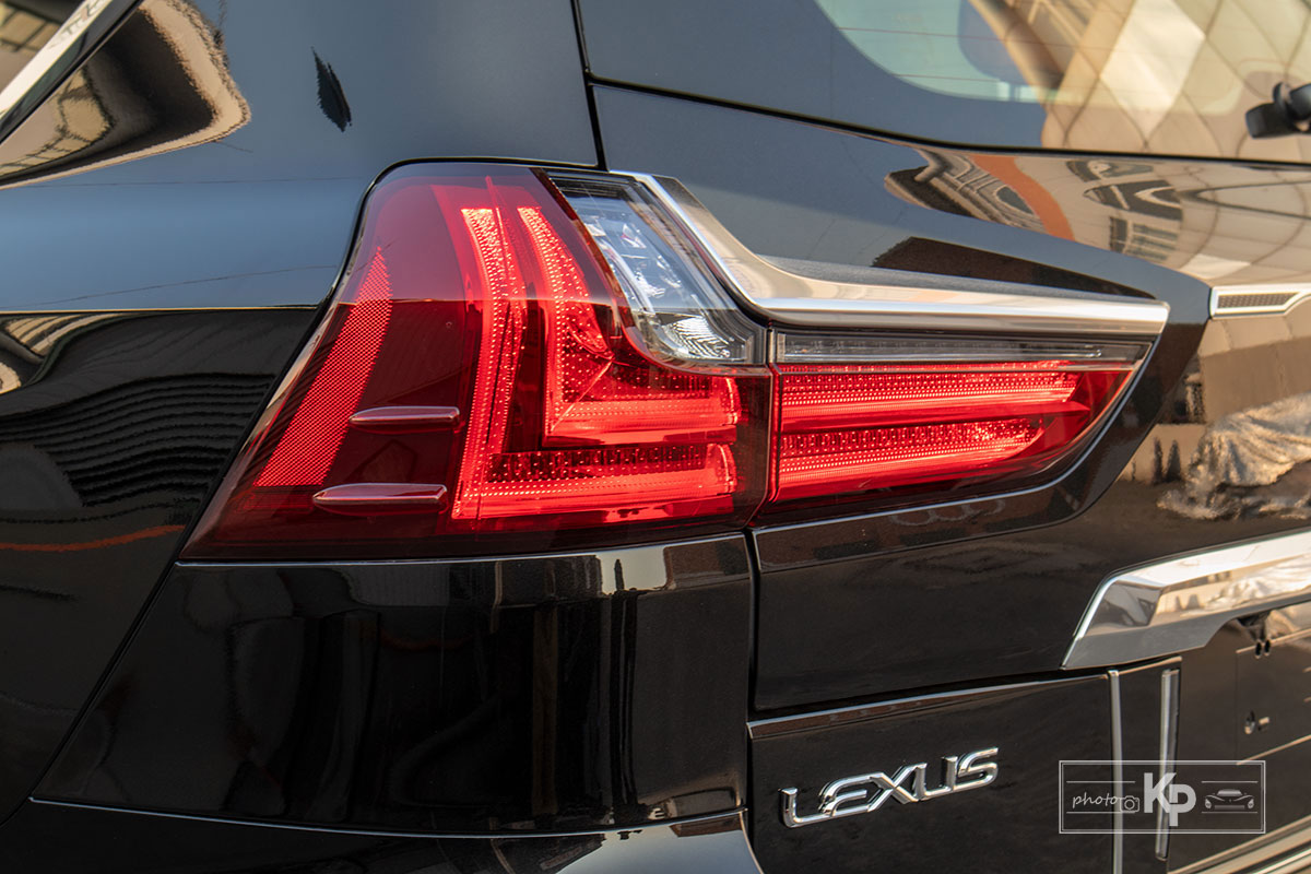Ảnh Đèn hậu xe Lexus LX570 Super Sport 2021