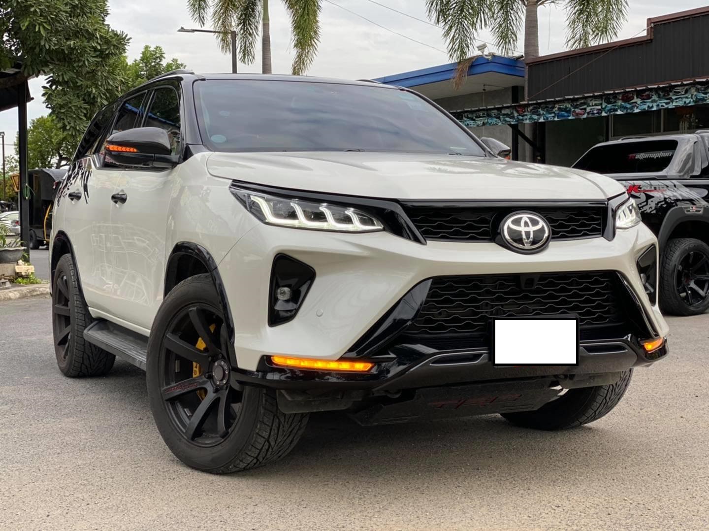 Bản độ hoàn chỉnh thành Toyota Fortuner Legender.