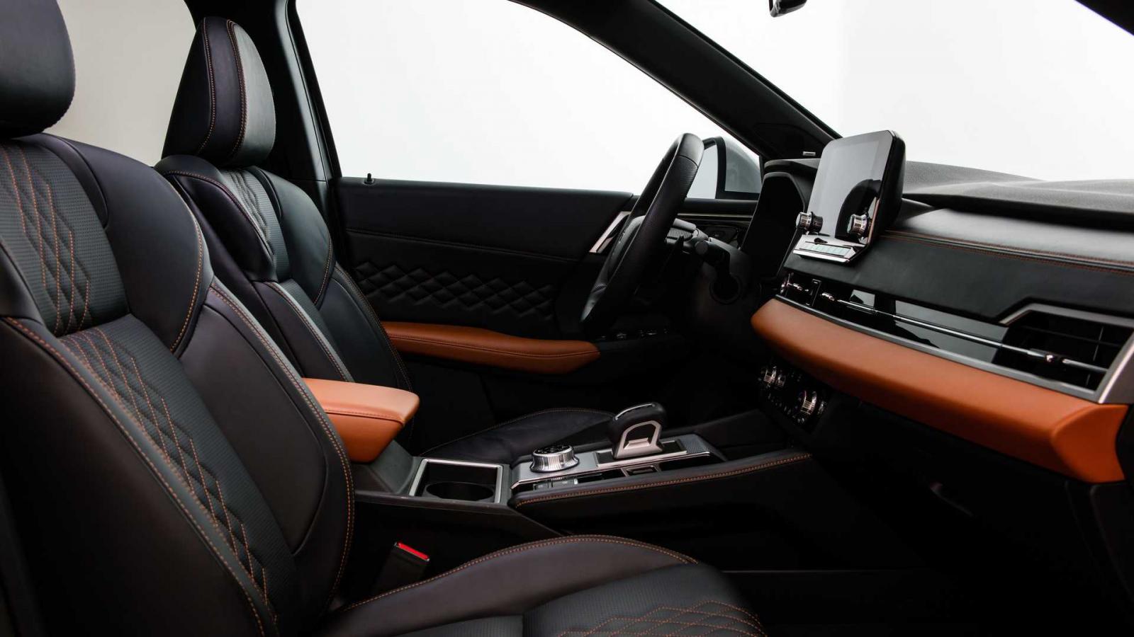 Mitsubishi Outlander 2022 sở hữu các gói nâng cấp đáng quan tâm.