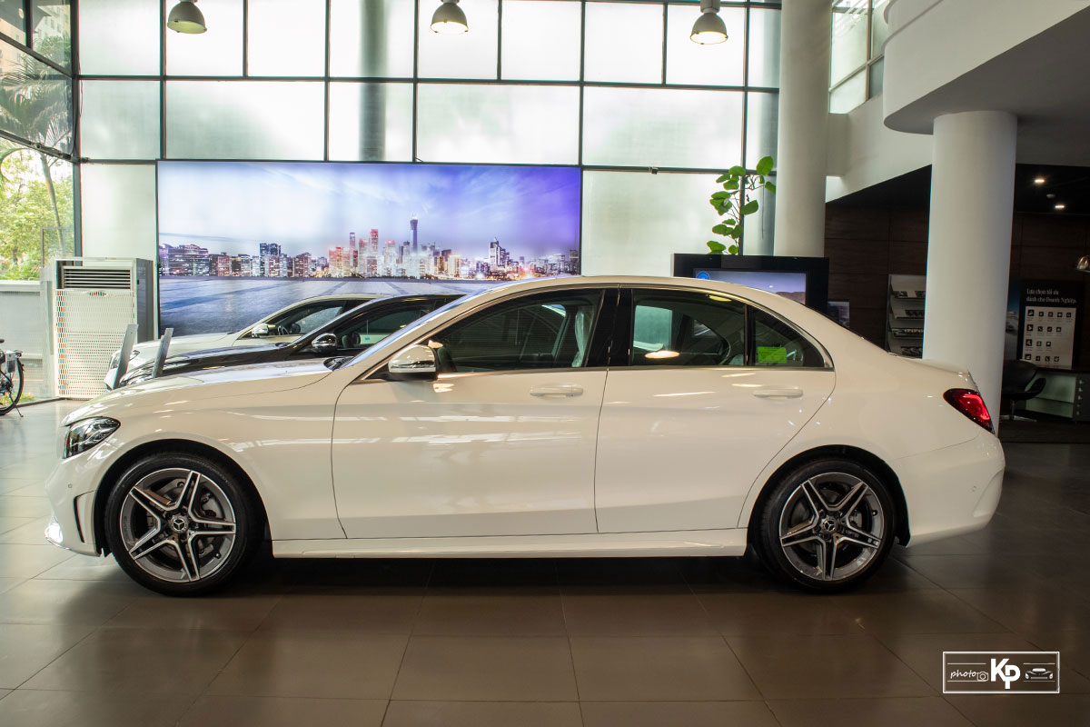 Ảnh Thân xe Mercedes-Benz C 180 AMG 2021 