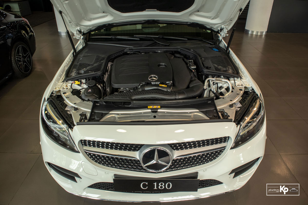 Ảnh Động cơ xe Mercedes-Benz C 180 AMG 2021 