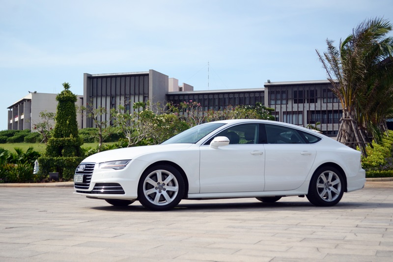 Thân xe Audi A7 Sportback 2015 được thiết kế đậm chất thể thao.