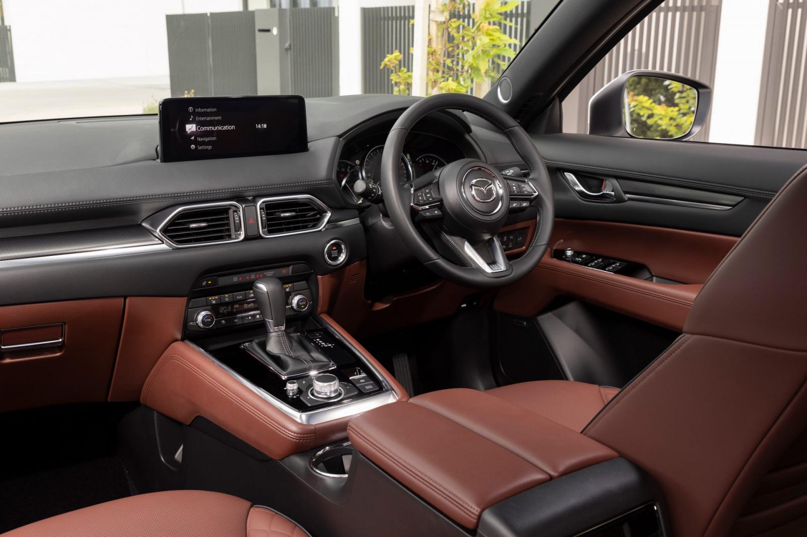 Mazda CX-8 2021 đảm bảo cung cấp trải nghiệm lái tuyệt đỉnh.