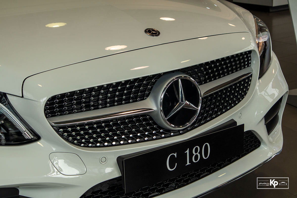 Ảnh Lưới tản nhiệt xe Mercedes-Benz C 180 AMG 2021