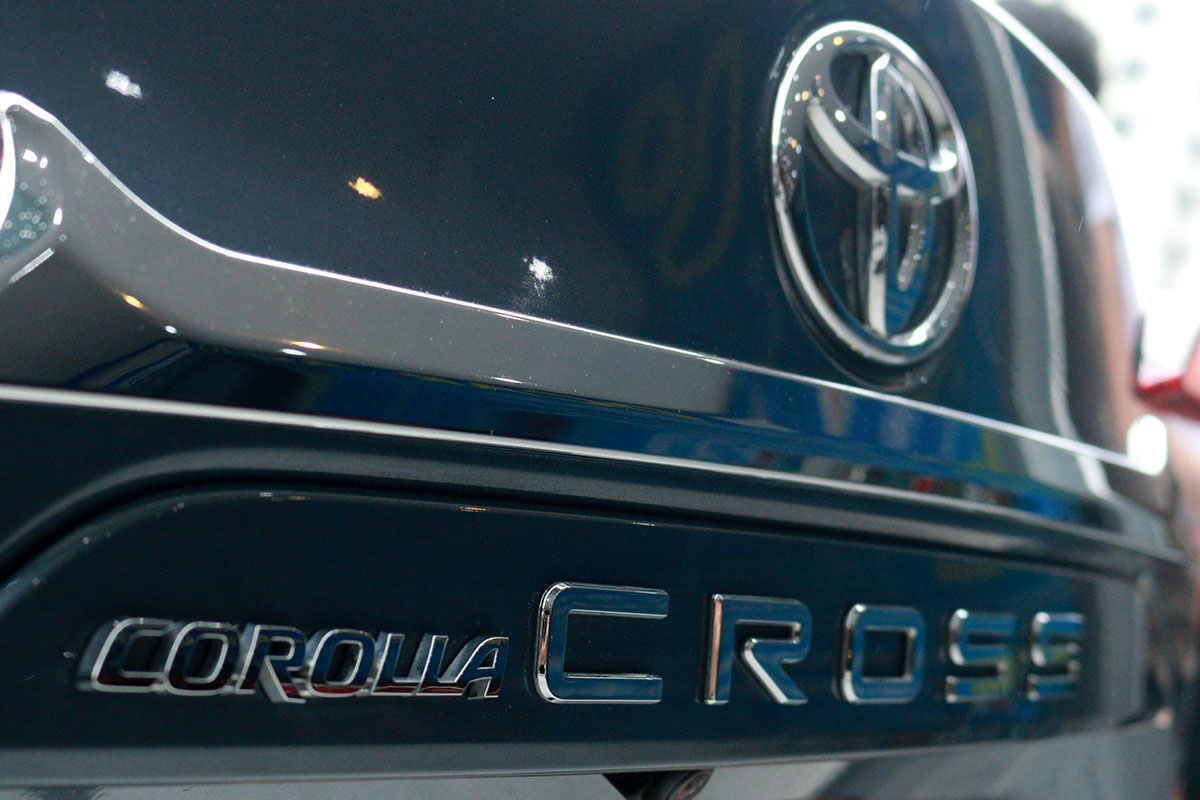 Toyota Corolla Cross 1.8V- Oto.com.vn.