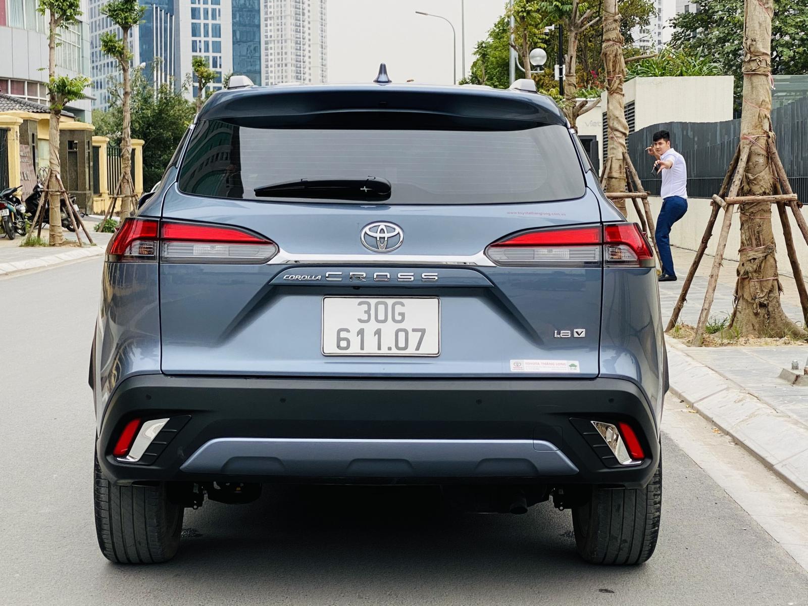 Toyota Corolla Cross 1.8V- Oto.com.vn.