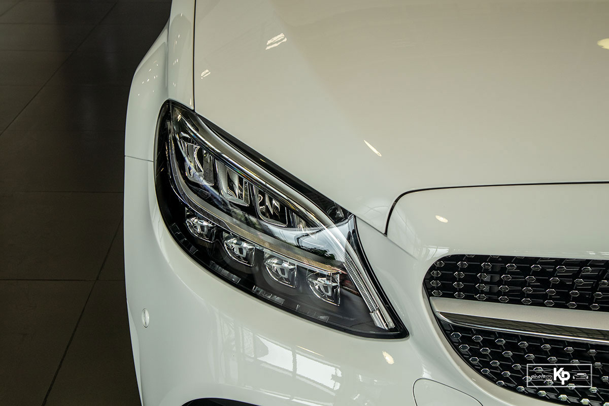 Ảnh Đèn pha xe Mercedes-Benz C 180 AMG 2021