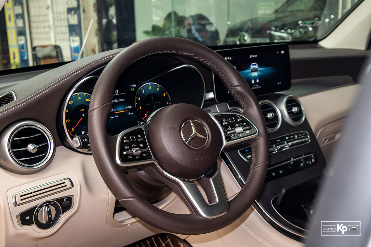 Ảnh Vô-lăng xe Mercedes-Benz GLC 300 2021