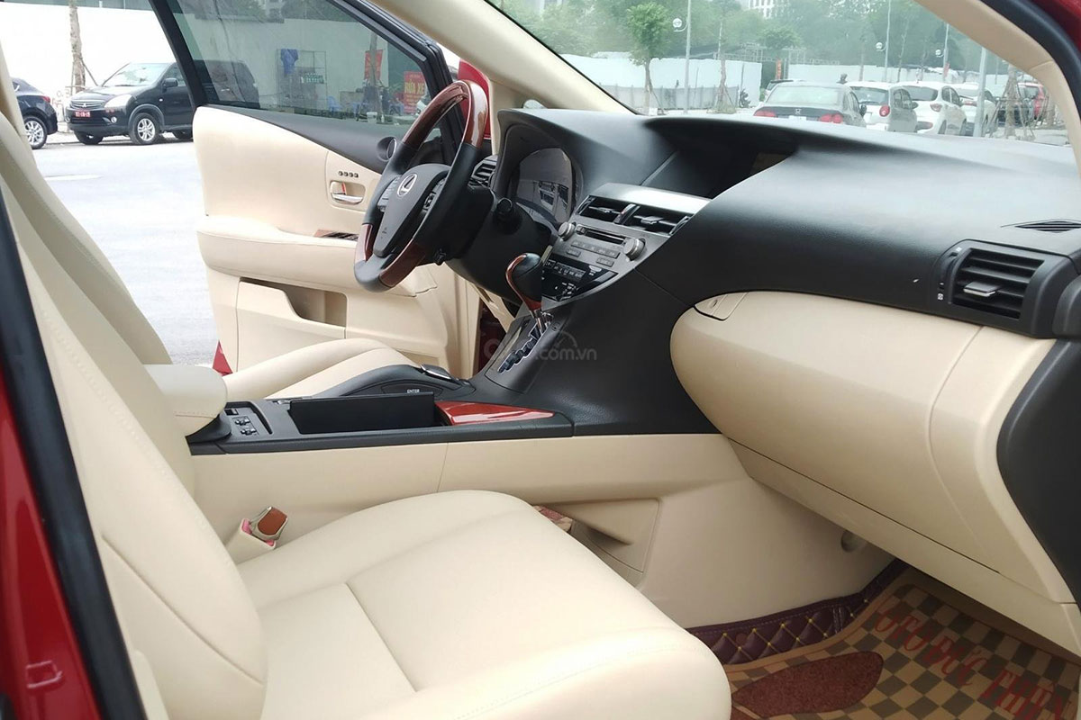 Khu vực hàng ghế trước xe Lexus RX 450h 2010 1