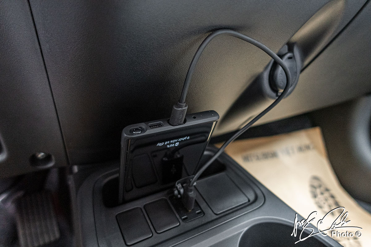 Vị trí để cốc của Mitsubishi Attrage 2021 có thêm cổng sạc kiêm kết nối với màn hình giải trí Vị trí để cốc của Mitsubishi Attrage 2021 có thêm cổng sạc kiêm kết nối với màn hình giải trí.
