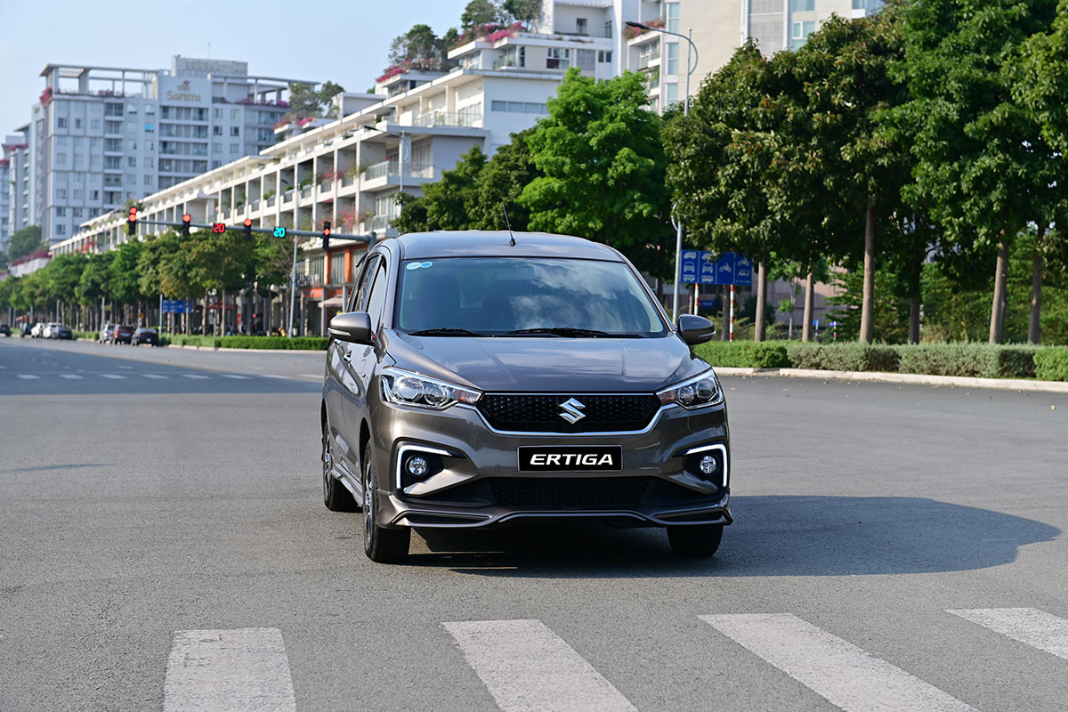 Suzuki Ertiga được trang bị những công nghệ hiện đại, giúp mang đến khả năng vận hành êm ái và an toàn.