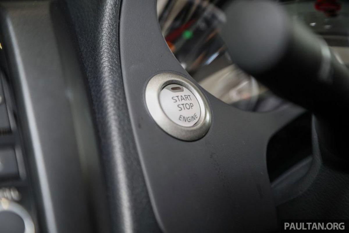 Nút khởi động Start/Stop trên xe Nissan Navara 2021 bản Pro-4X Nút khởi động Start/Stop trên xe Nissan Navara 2021 bản Pro-4X 1