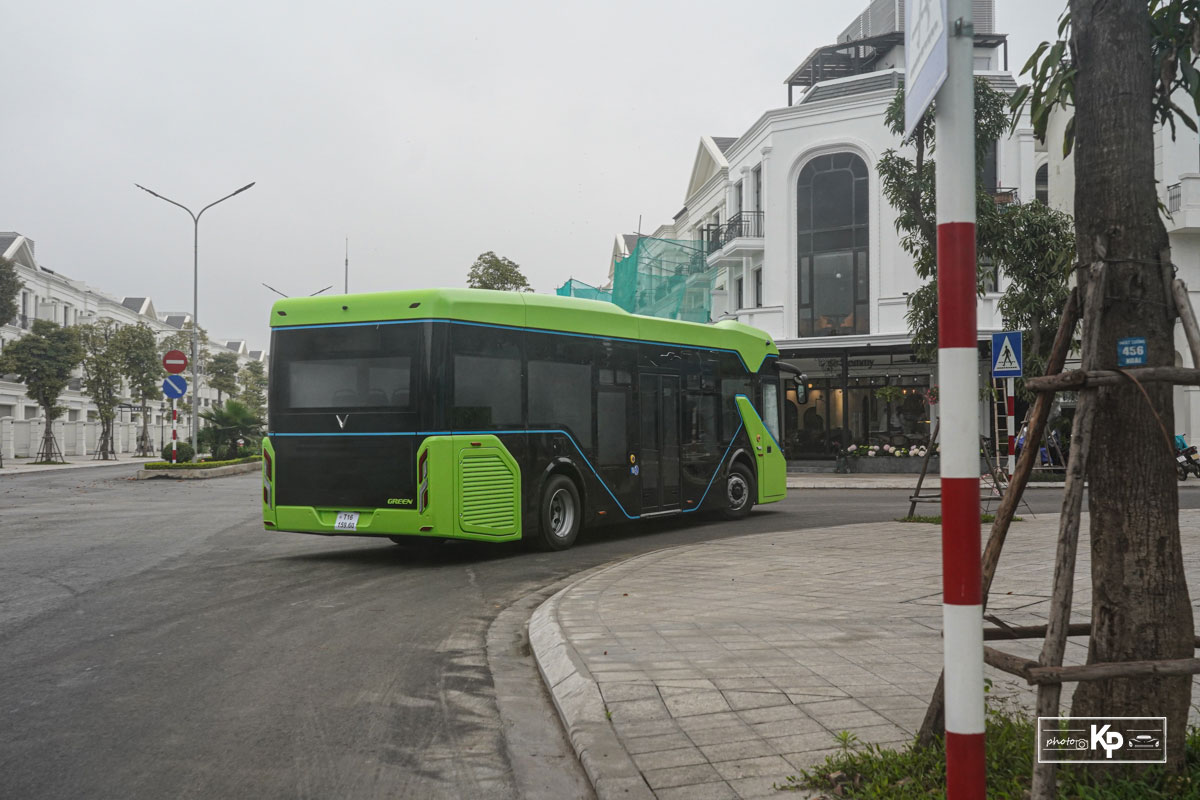 Cận cảnh xe VinBus điện chạy thử tại Hà Nội, có ngày lăn bánh chính thức a60