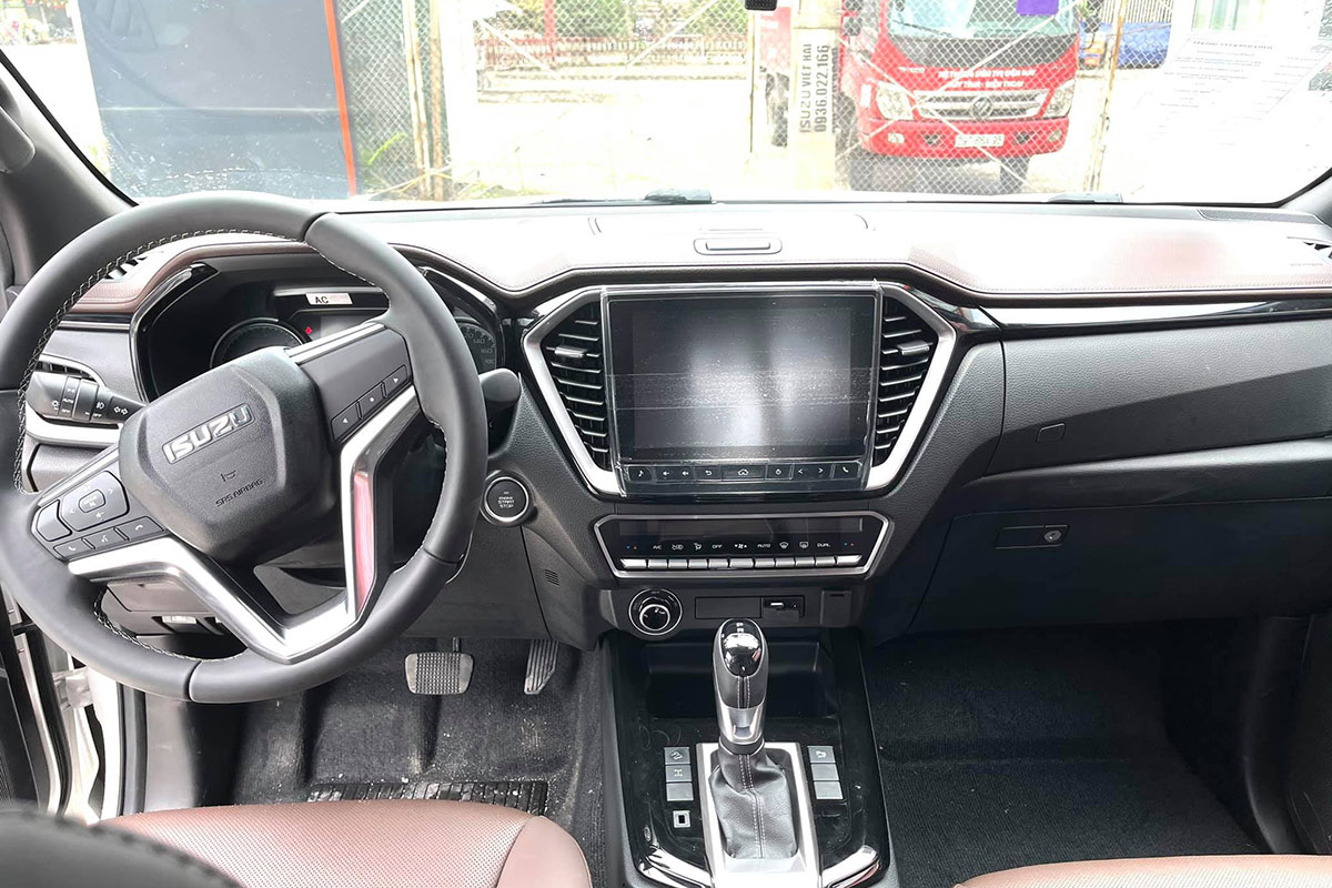 Khoang cabin xe Isuzu D-Max 2021 1