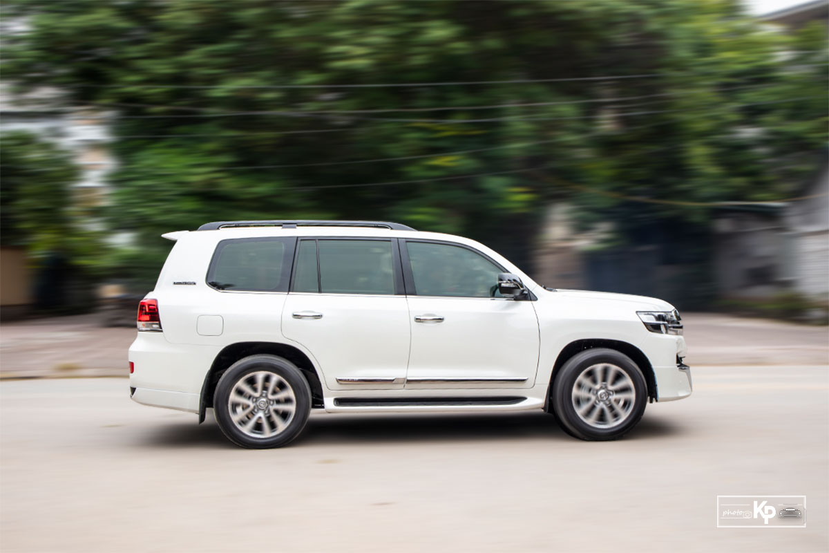 Ảnh Vận hành xe Toyota Land Cruiser 2021