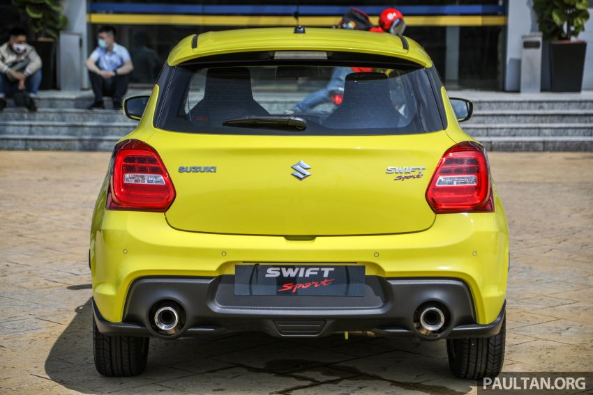 Suzuki Swift Sport 2021 trở nên bắt mắt và thể thao hơn.