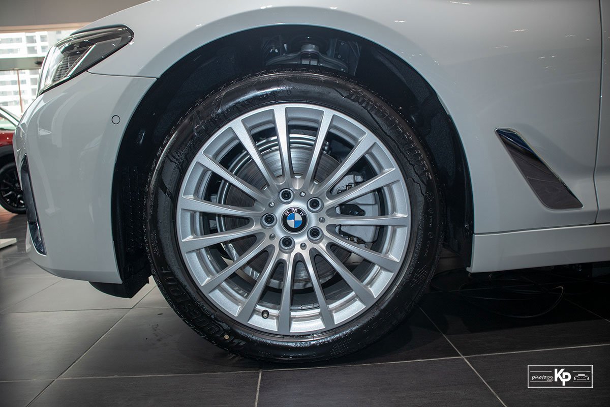 Đánh giá xe BMW 5-Series 2021: Đáp trả Mercedes-Benz E-Class a2
