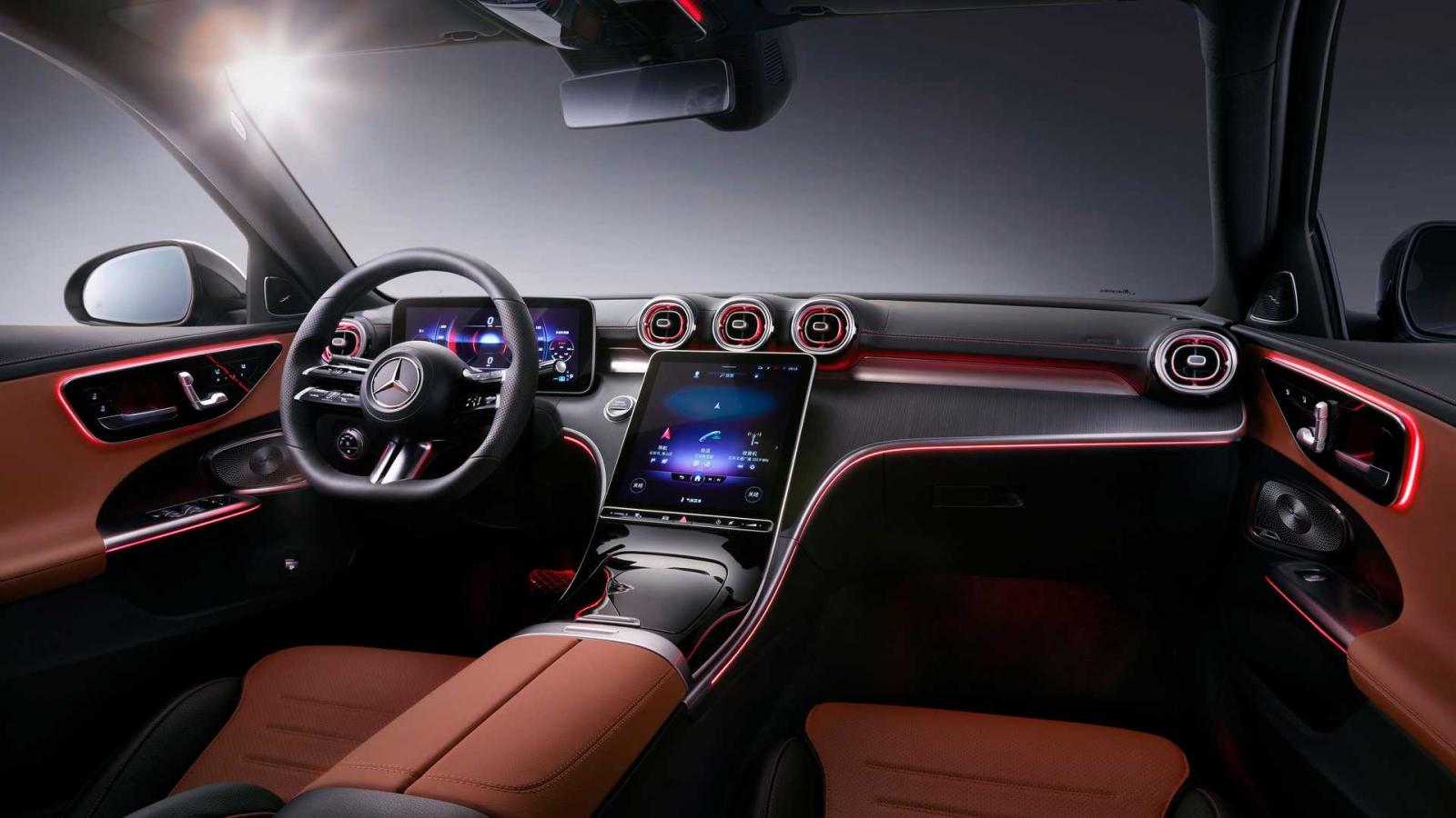 [Auto Shanghai 2021] Mercedes-Benz C-Class L tích hợp loạt công nghệ cùng trang bị lái hiện đại.