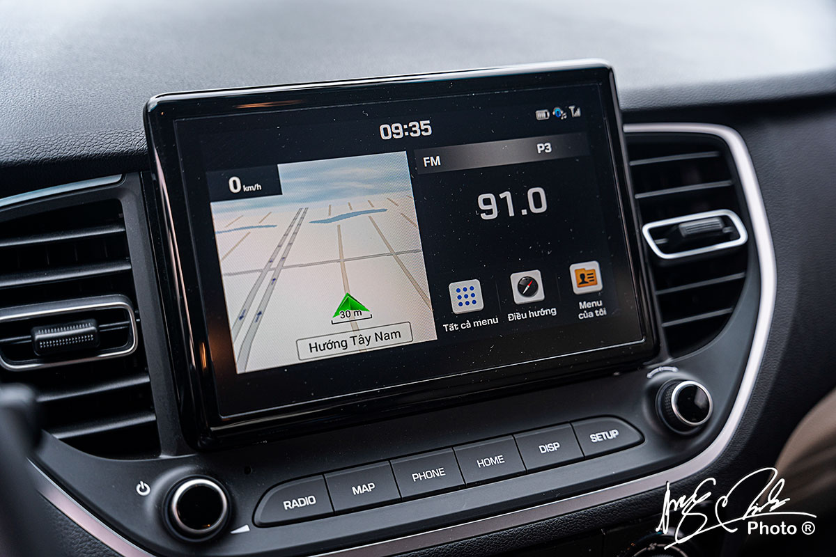 Màn hình cảm ứng 8 inch trên Hyundai Accent 2021.