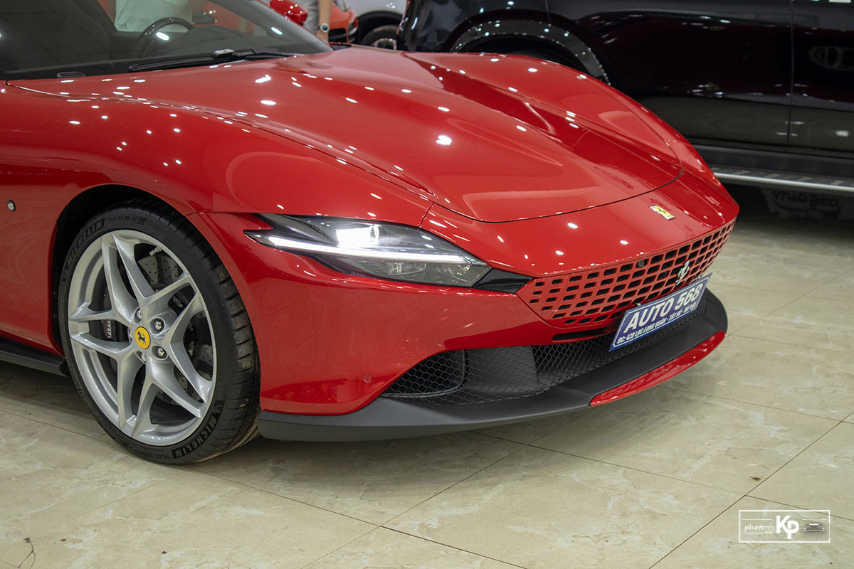 Cận cảnh xe Ferrari Roma màu đỏ Rosso "độc nhất" Việt Nam 3 Cận cảnh xe Ferrari Roma màu đỏ Rosso "độc nhất" Việt Nam a3