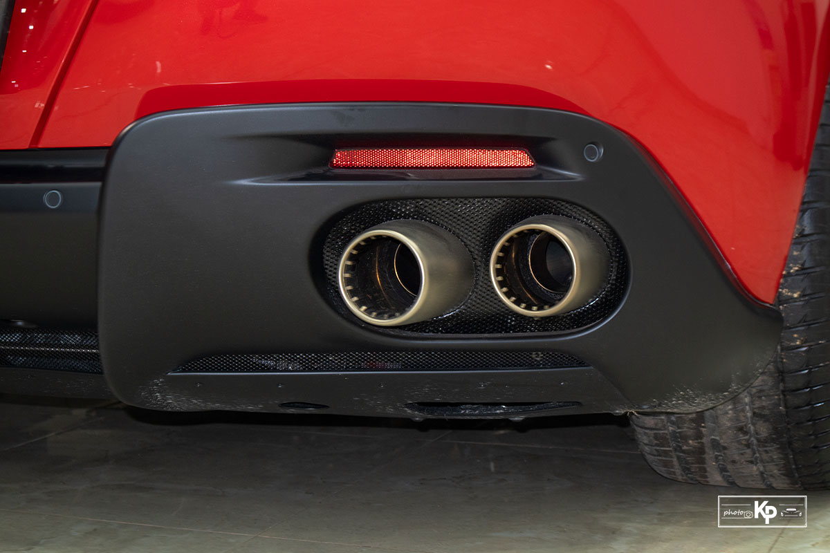 Cận cảnh xe Ferrari Roma màu đỏ Rosso "độc nhất" Việt Nam 6 Cận cảnh xe Ferrari Roma màu đỏ Rosso "độc nhất" Việt Nam a6