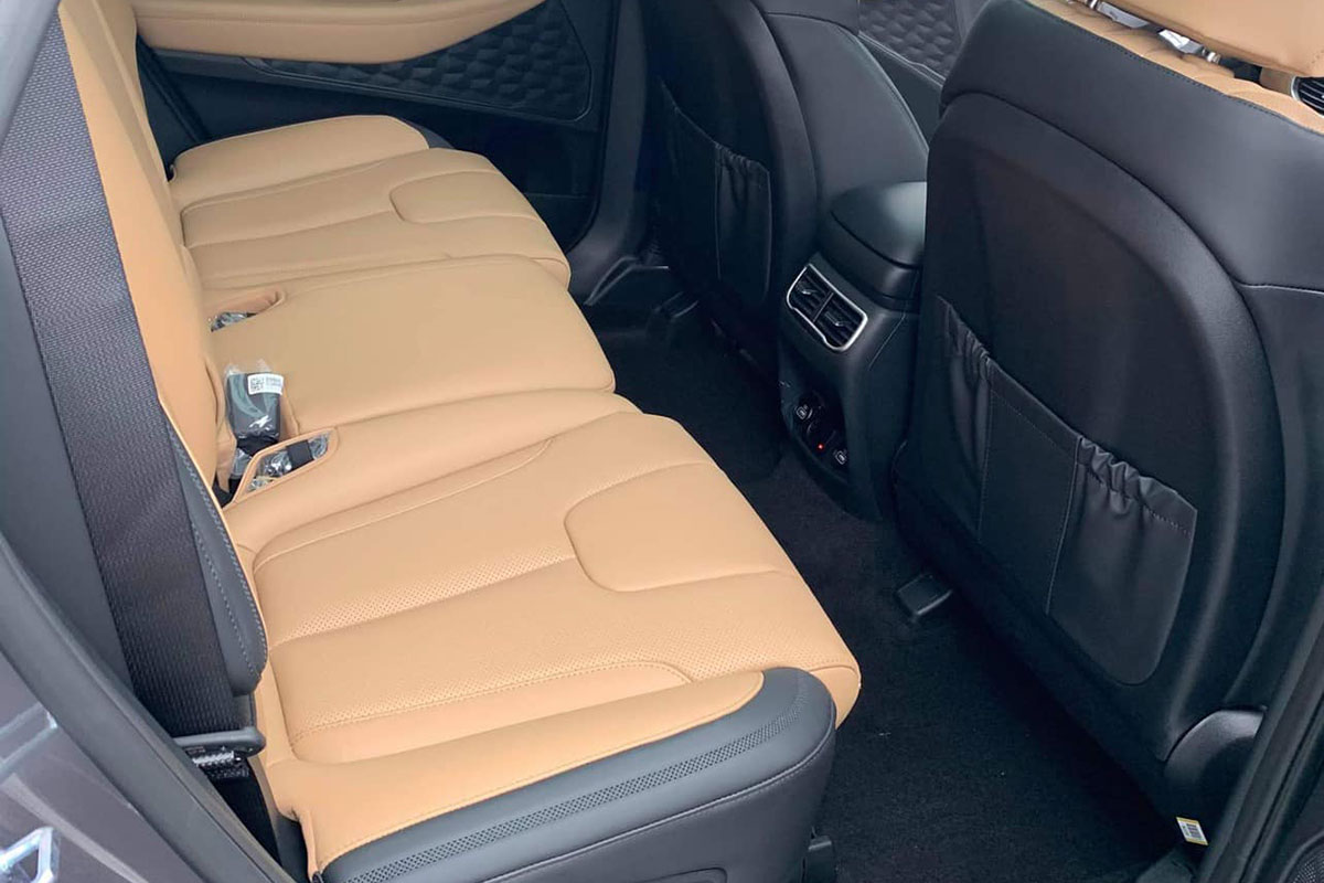 Một trong những người Việt đầu tiên "bóc tem" Hyundai Santa Fe 2021: Rẻ, đẹp, nhiều công nghệ, rất đáng chờ đợi a4